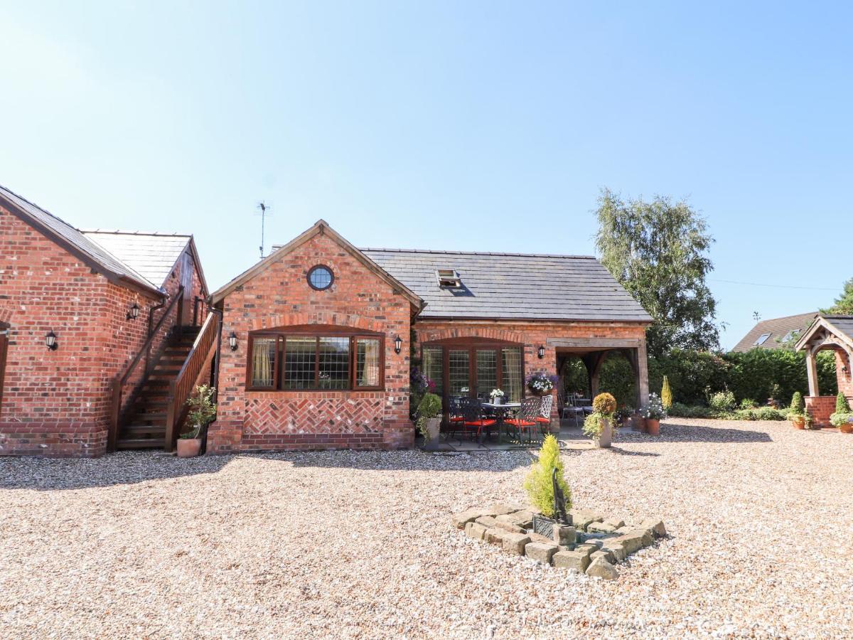 Honeysuckle Farmhouse ทาร์พอร์ลีย์ ภายนอก รูปภาพ