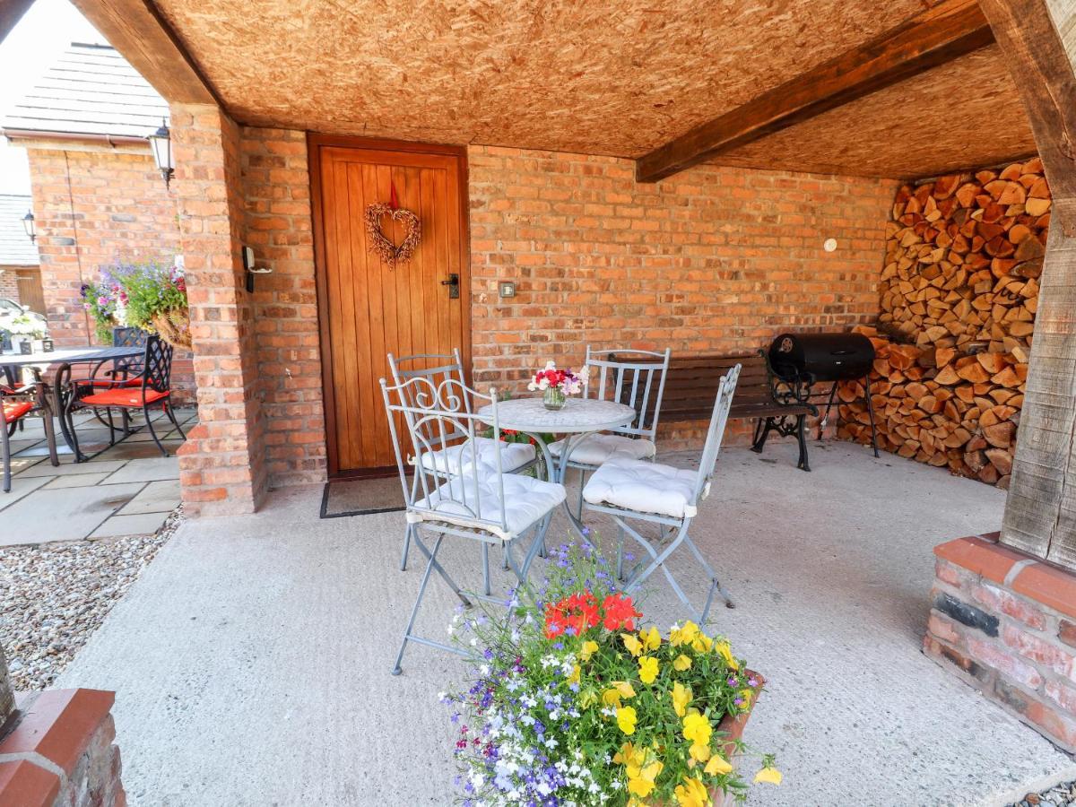 Honeysuckle Farmhouse ทาร์พอร์ลีย์ ภายนอก รูปภาพ