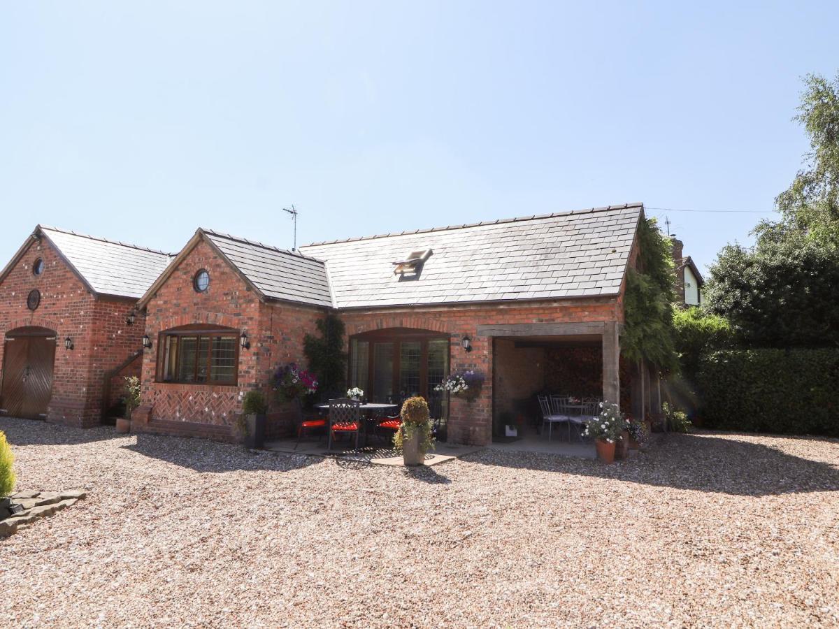 Honeysuckle Farmhouse ทาร์พอร์ลีย์ ภายนอก รูปภาพ