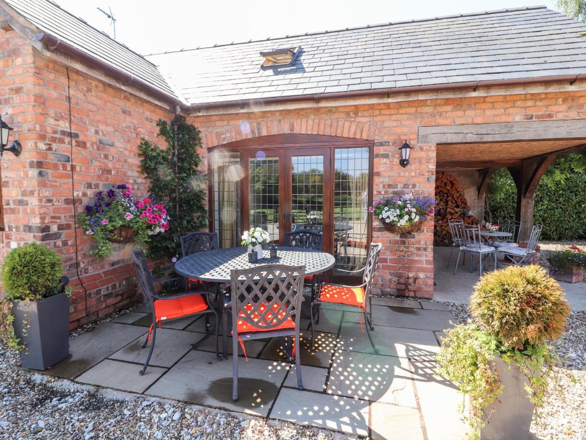 Honeysuckle Farmhouse ทาร์พอร์ลีย์ ภายนอก รูปภาพ