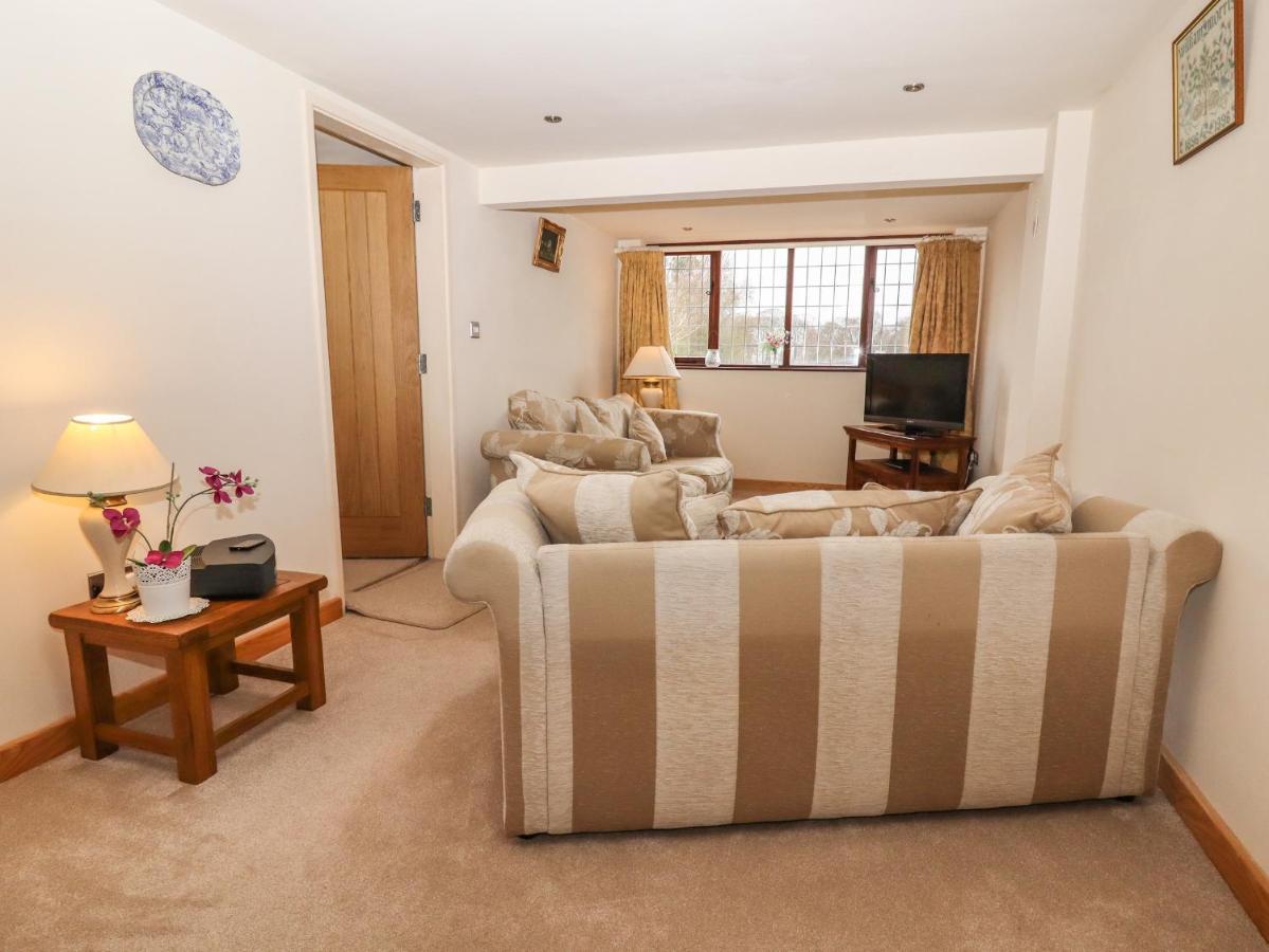 Honeysuckle Farmhouse ทาร์พอร์ลีย์ ภายนอก รูปภาพ
