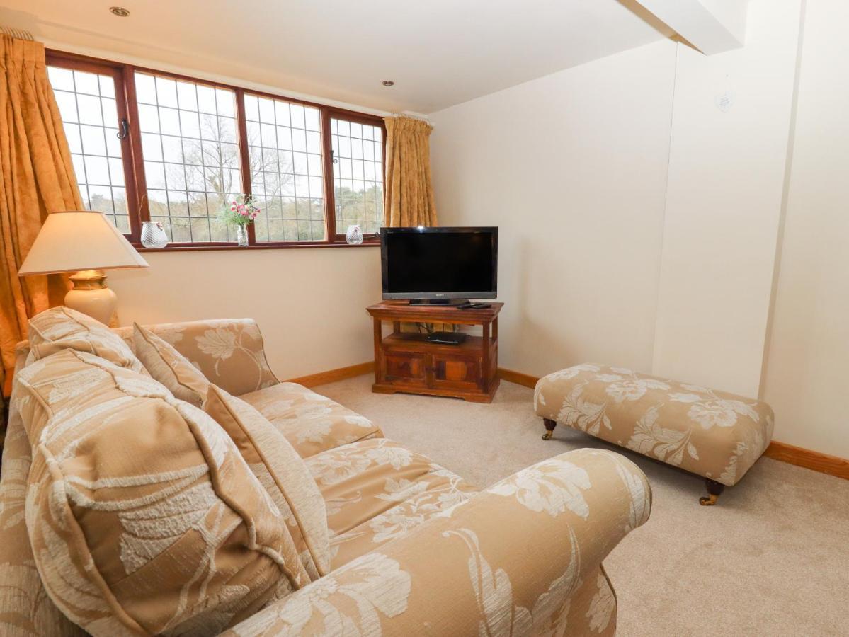 Honeysuckle Farmhouse ทาร์พอร์ลีย์ ภายนอก รูปภาพ