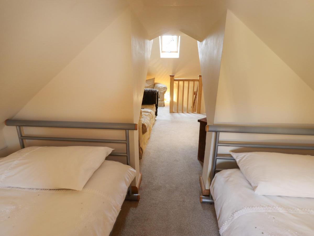 Honeysuckle Farmhouse ทาร์พอร์ลีย์ ภายนอก รูปภาพ