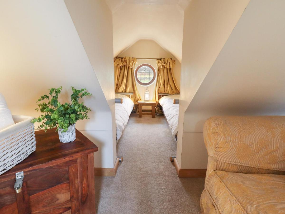 Honeysuckle Farmhouse ทาร์พอร์ลีย์ ภายนอก รูปภาพ
