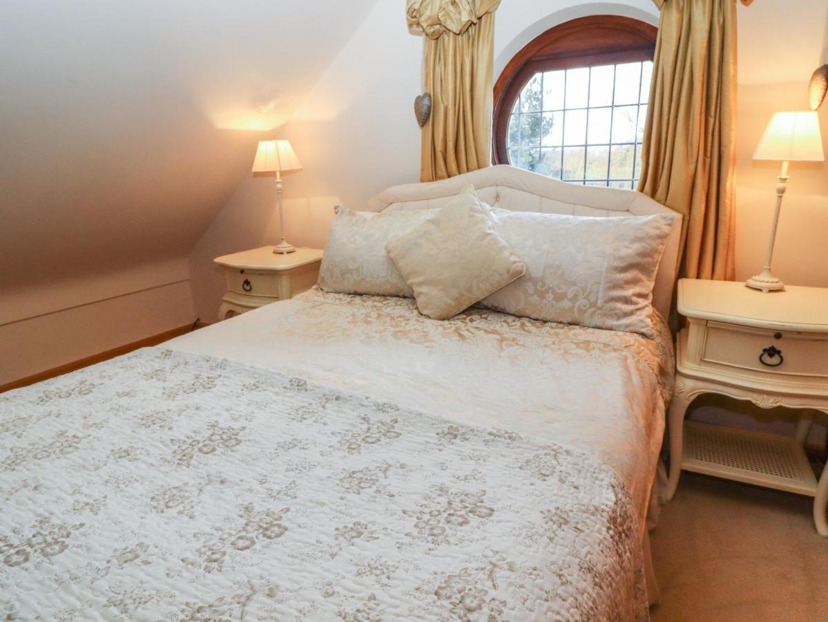 Honeysuckle Farmhouse ทาร์พอร์ลีย์ ภายนอก รูปภาพ