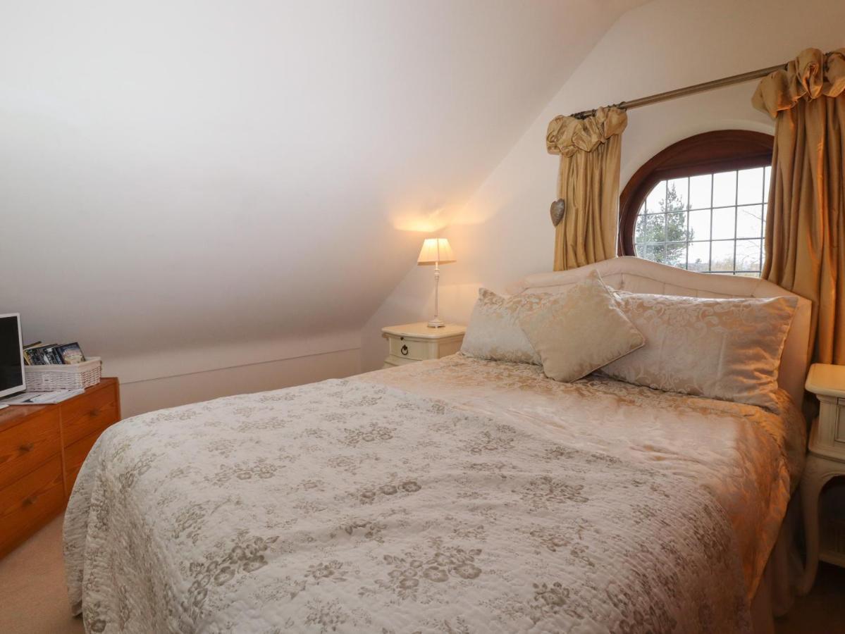 Honeysuckle Farmhouse ทาร์พอร์ลีย์ ภายนอก รูปภาพ