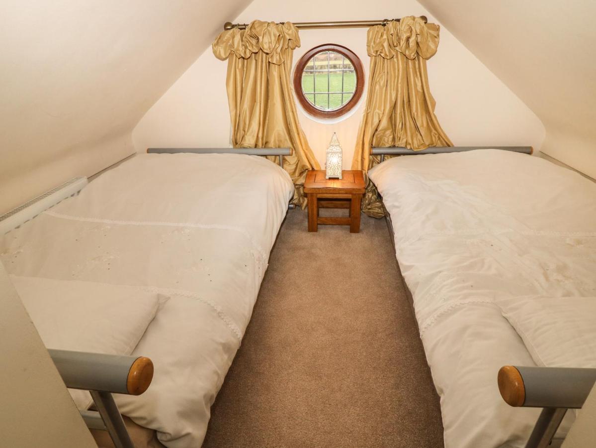Honeysuckle Farmhouse ทาร์พอร์ลีย์ ภายนอก รูปภาพ
