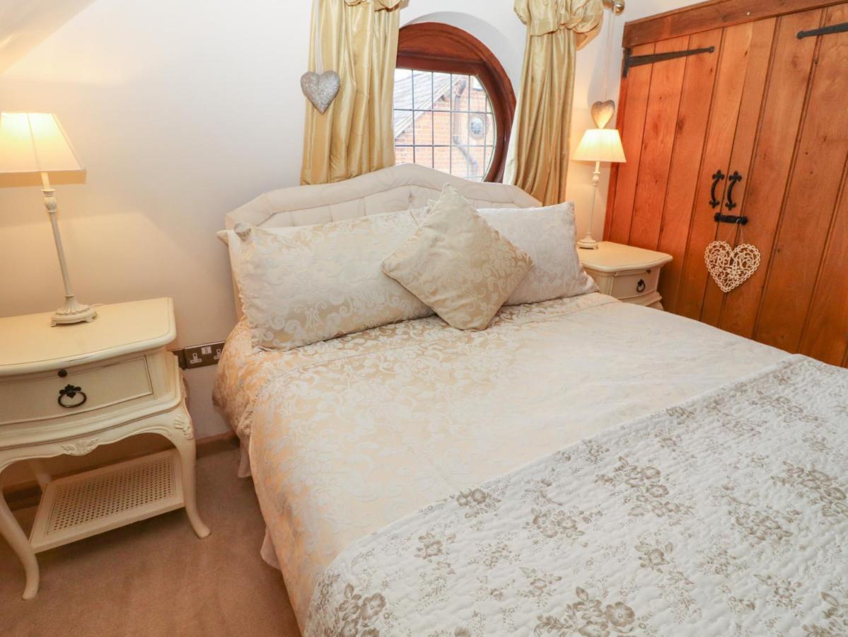 Honeysuckle Farmhouse ทาร์พอร์ลีย์ ภายนอก รูปภาพ